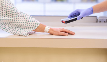 Scan eines Patientenarmbandes